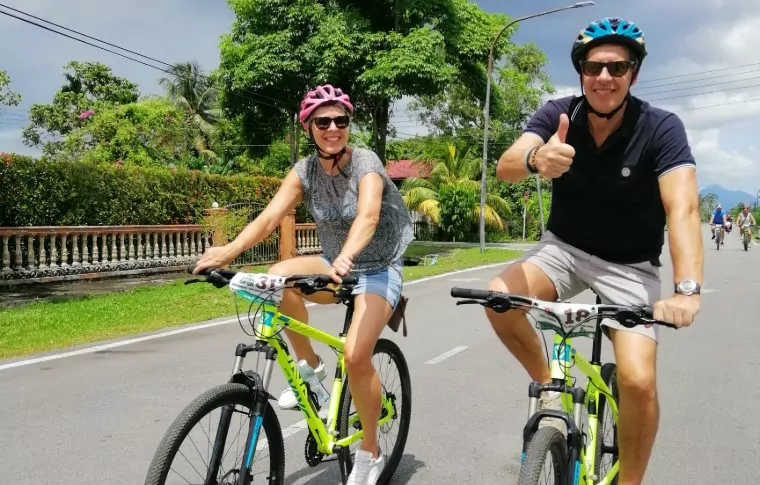 A Bite of Borneo by Bike